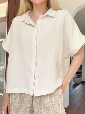 NWT Neutral Ground Cream Short-Sleeve Cotton Button Front Top - Size S